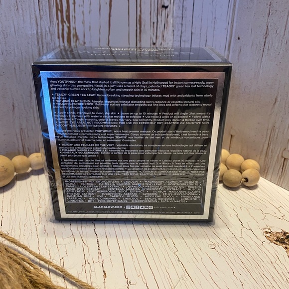 GlamGlow YouthMud Glow Stimulating Treatment Face Mask 1.7 Oz 50 g Full Size - Picture 2 of 3